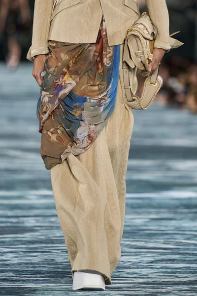 Look 83